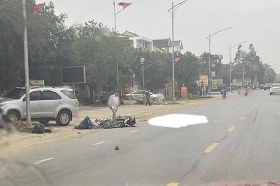 Mẹ chở con gái đi khám bệnh không may gặp tai nạn, cả 2 tử vong thương tâm