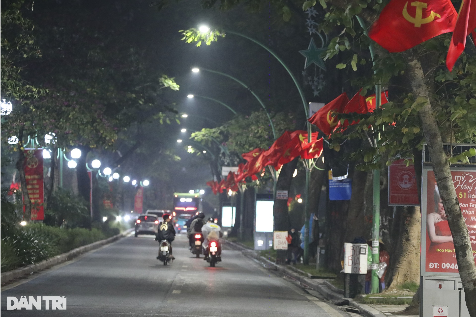 Người dân Hà Nội đương đầu với thời tiết rét đậm kèm mưa liên tục-4