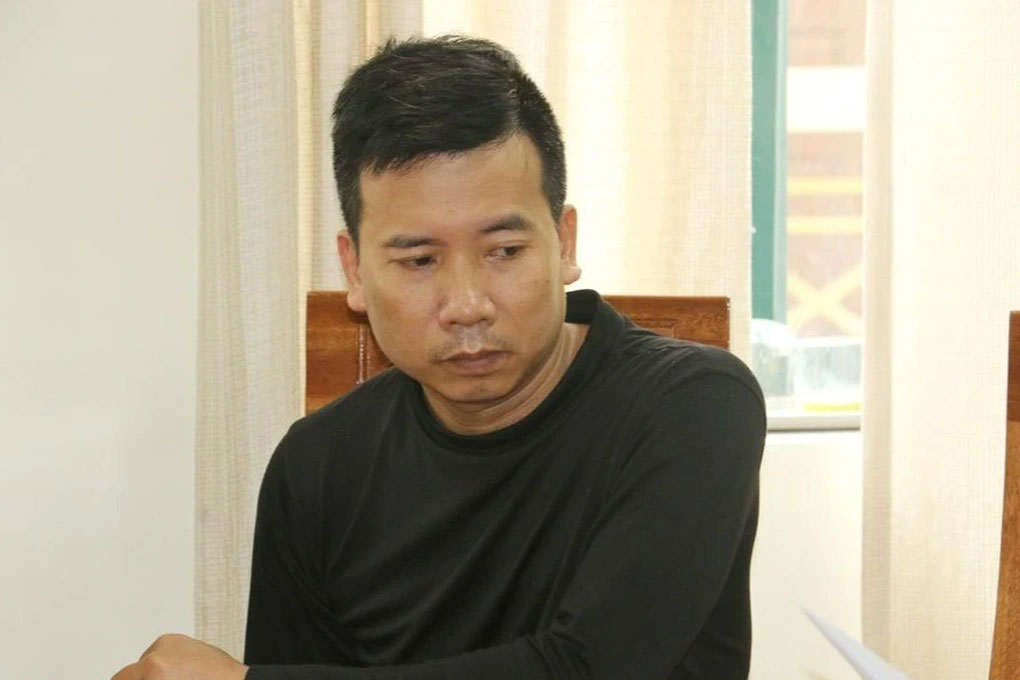 Tạm giữ hình sự tài xế xe con thông chốt đo nồng độ cồn-1