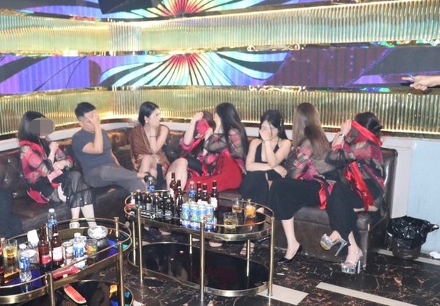 Hà Nội: Cảnh sát test ma túy với hơn 230 người có mặt tại quán karaoke lúc rạng sáng-1