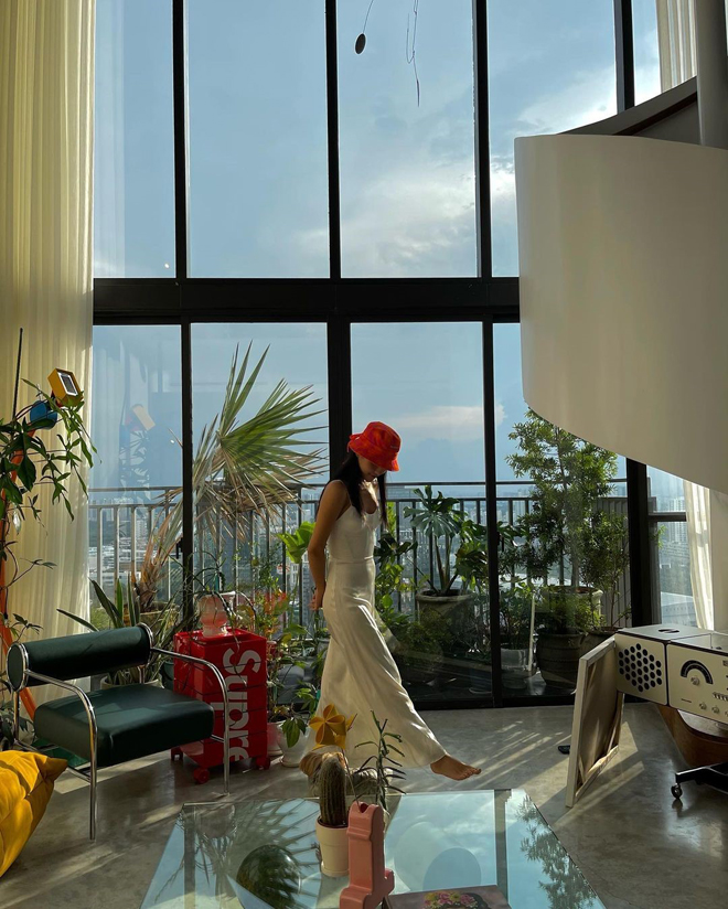 Chi tiết đặc biệt đắt đỏ trong căn duplex siêu ấn tượng của vợ chồng Cô Em Trendy Khánh Linh-8