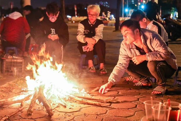 Hình ảnh băng giá phủ trắng đỉnh Mẫu Sơn trong gió rét đậm-11