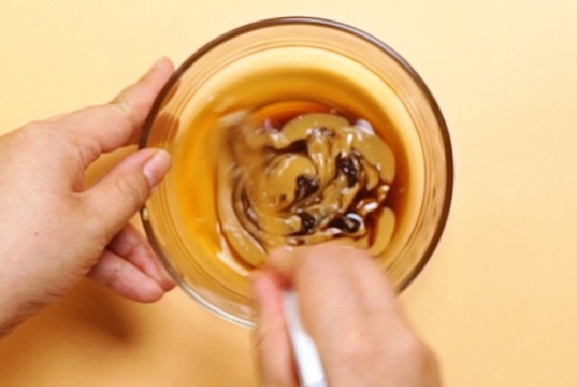 Tết này ăn thịt gà luộc quá nhàm chán thì hãy làm theo cách này vừa ngon đậm đà lại bùi thơm hấp dẫn vô cùng-2