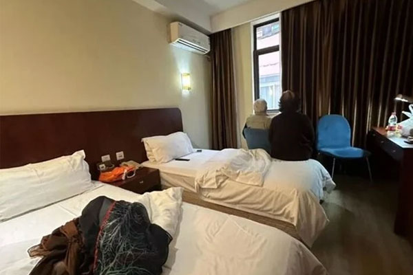 Cụ ông 70 tuổi khóc trong viện dưỡng lão: Từ đầu nghe lời đưa lương hưu cho con thì đã không khổ thế này-3