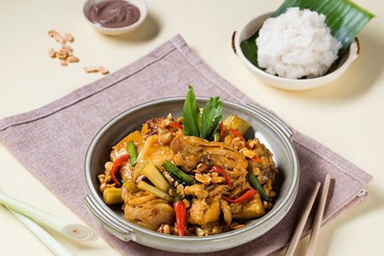 Tết này ăn thịt gà luộc quá nhàm chán thì hãy làm theo cách này vừa ngon đậm đà lại bùi thơm hấp dẫn vô cùng