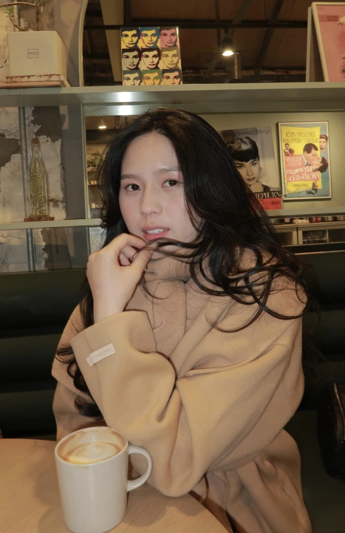 Doãn Hải My, Mai Hà Trang và Ngô Tố Uyên có phong cách cực giống nhau khi trời lạnh: Nàng WAGs nào xinh hơn?-4