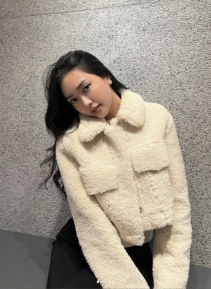 Doãn Hải My, Mai Hà Trang và Ngô Tố Uyên có phong cách cực giống nhau khi trời lạnh: Nàng WAGs nào xinh hơn?-8