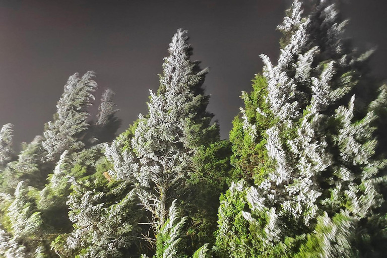 Hình ảnh băng giá phủ trắng đỉnh Mẫu Sơn trong gió rét đậm-9