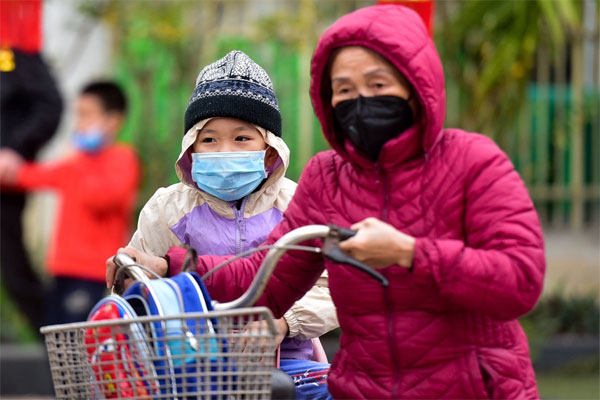 Con nghỉ học vì rét đậm, phụ huynh cuống cuồng sắp xếp người trông con-2