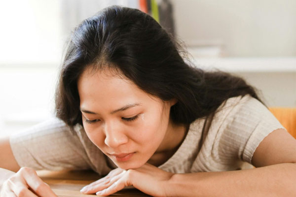 Mẹ chồng mang 2 cuốn sổ đỏ vào phòng riêng nói chuyện khiến tôi nhấp nhổm không yên-2