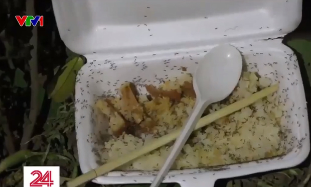 Người vô gia cư vứt lại đồ ăn, quần áo cũ, trở về nhà 3 tầng mặt phố-1