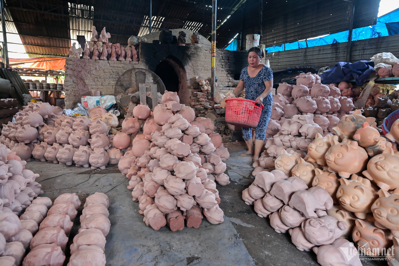 Ống tiết kiệm hình rồng giá 170.000 đồng phục vụ Tết-10