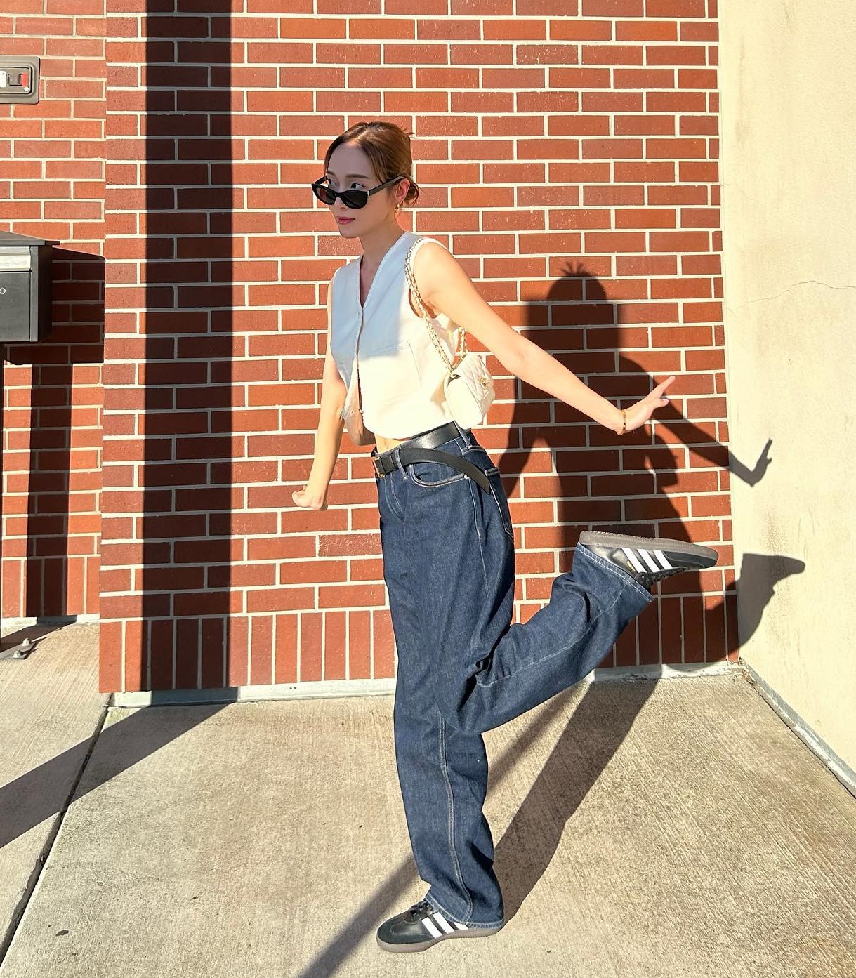 Cao thủ diện quần jeans Jessica Jung gợi ý loạt cách phối đồ không hề trùng lặp-1