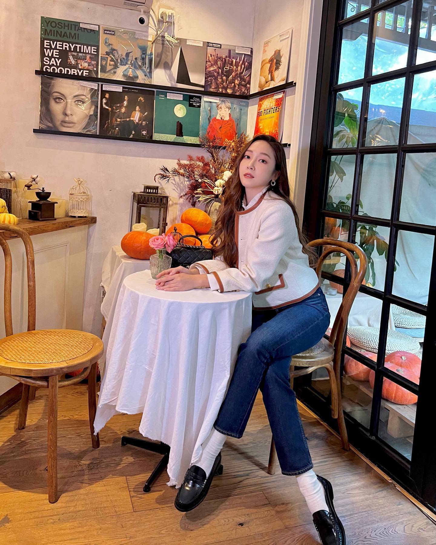 Cao thủ diện quần jeans Jessica Jung gợi ý loạt cách phối đồ không hề trùng lặp-7