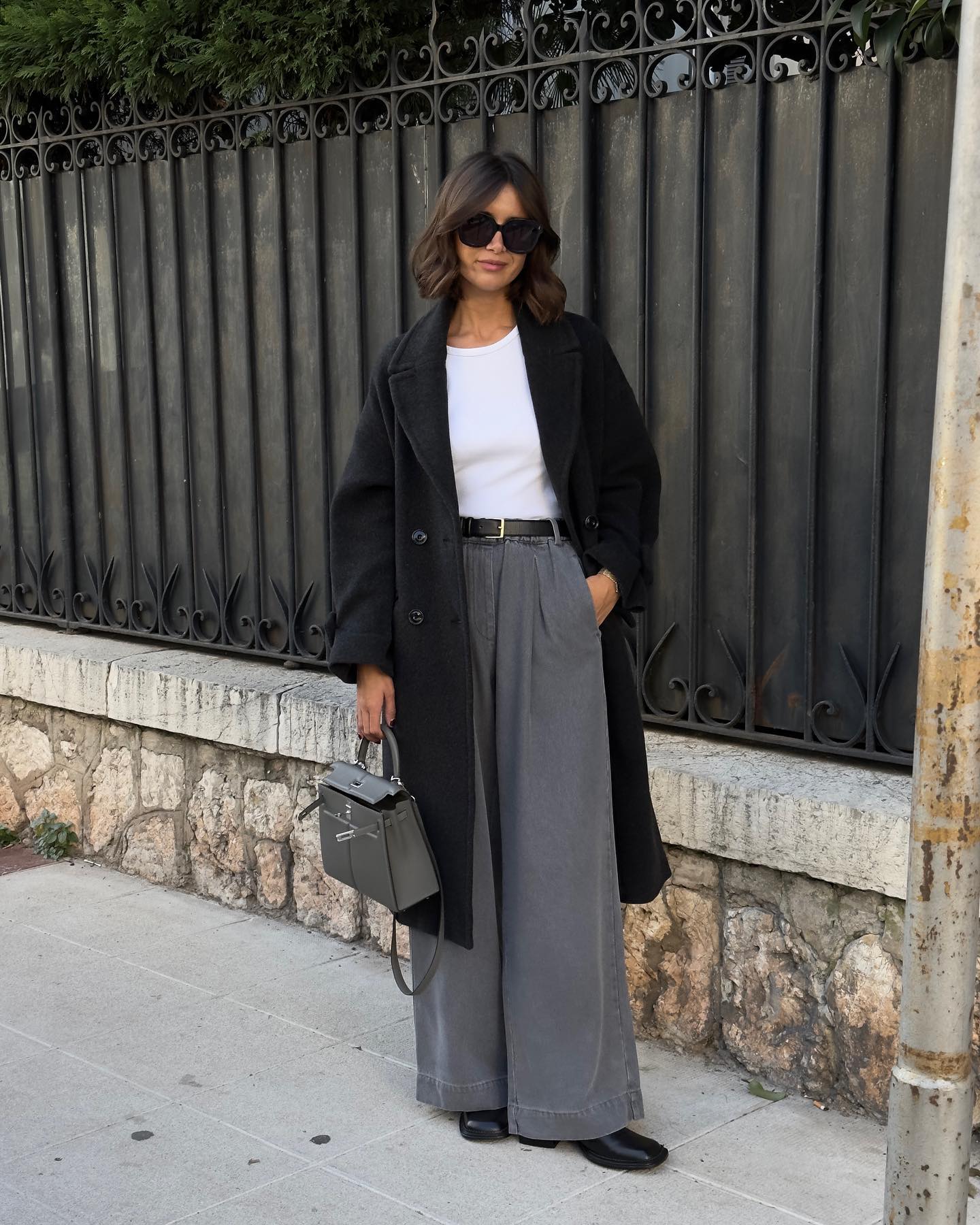 5 kiểu áo khoác dài được phụ nữ Pháp diện mãi không chán vì vừa trẻ trung, vừa tinh tế-1