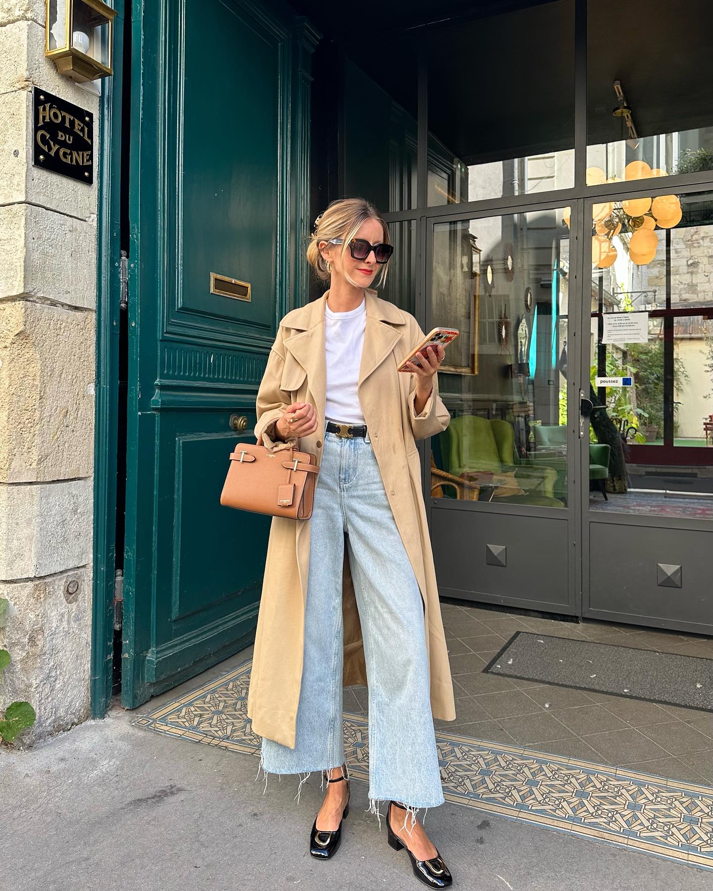 5 kiểu áo khoác dài được phụ nữ Pháp diện mãi không chán vì vừa trẻ trung, vừa tinh tế-3