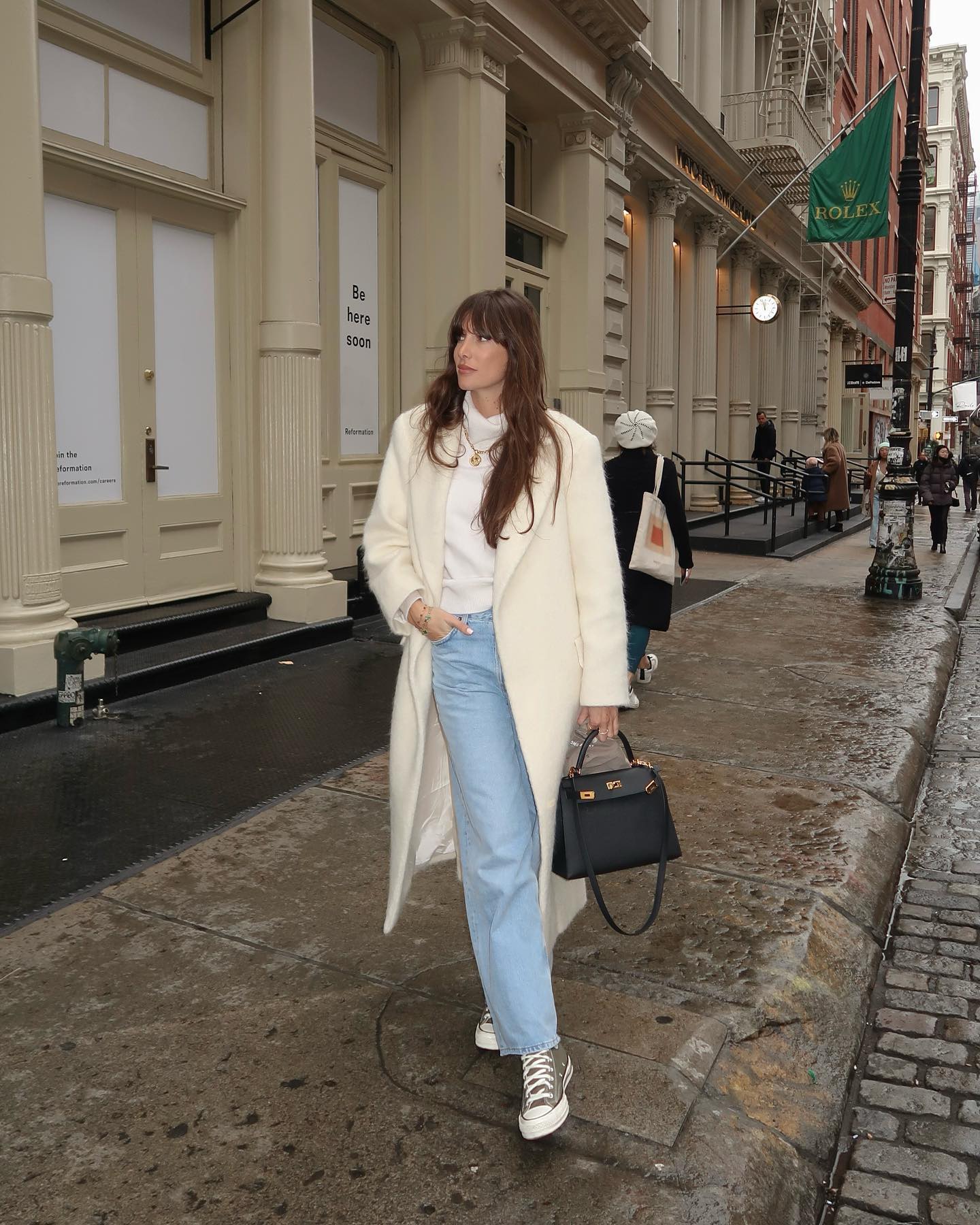 5 kiểu áo khoác dài được phụ nữ Pháp diện mãi không chán vì vừa trẻ trung, vừa tinh tế-7