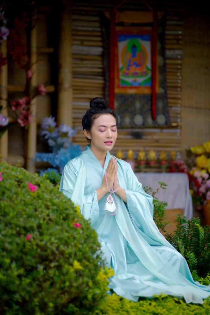 Nữ diễn viên Việt xinh đẹp 42 tuổi không kết hôn sinh con, rời showbiz sống tự tại, hướng Phật-5