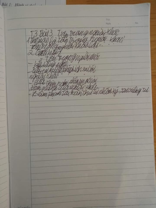 Bà mẹ khoe vở của con trai học lớp 8, dân tình xem xong ngất 3 ngày chưa tỉnh: Nể cô giáo quá rồi!-1