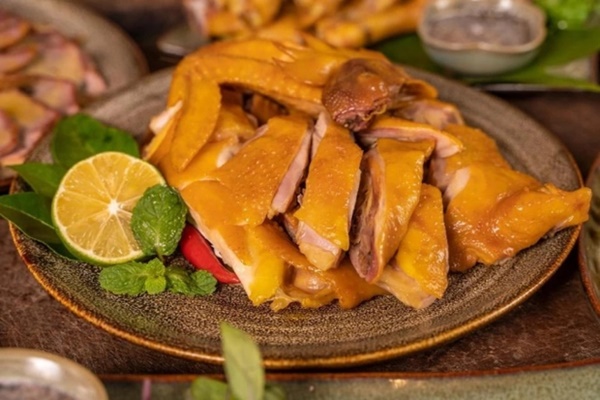 Gà ủ muối giá rẻ không đầu, không chân, không tem mác: Coi chừng ngộ độc, mắc cả tá bệnh vì món ăn khoái khẩu-4