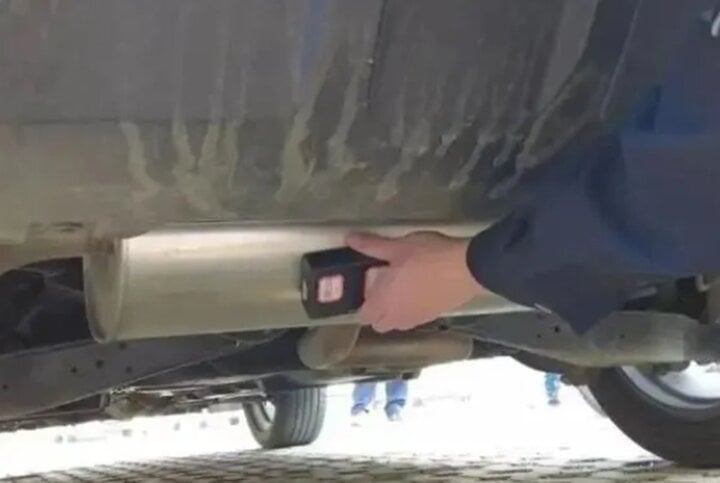 Bà trùm đội xe vận tải lén gắn GPS lên cả đội xe cảnh sát để né chốt kiểm tra-1