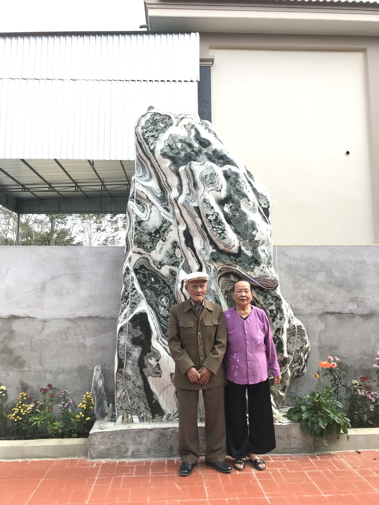 Cụ ông 100 tuổi vừa đón sinh nhật mình vừa ngủ gật-6