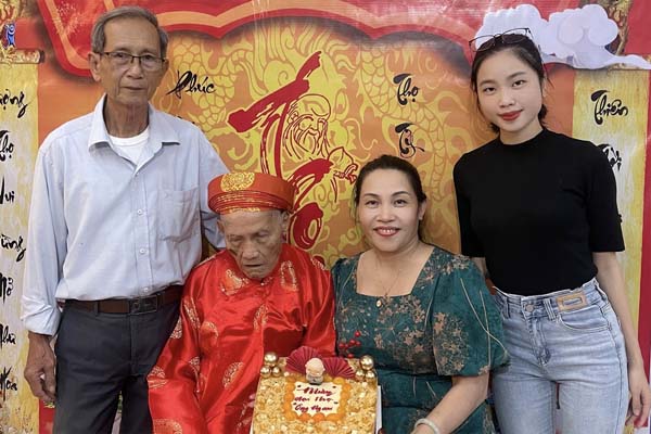 Cưới mối tình đầu, cụ ông tiết lộ bí quyết giữ hạnh phúc suốt 58 năm-4