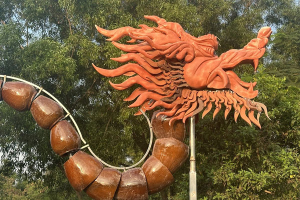 Tượng rồng giống... giun gây xôn xao ở Thanh Hóa-4