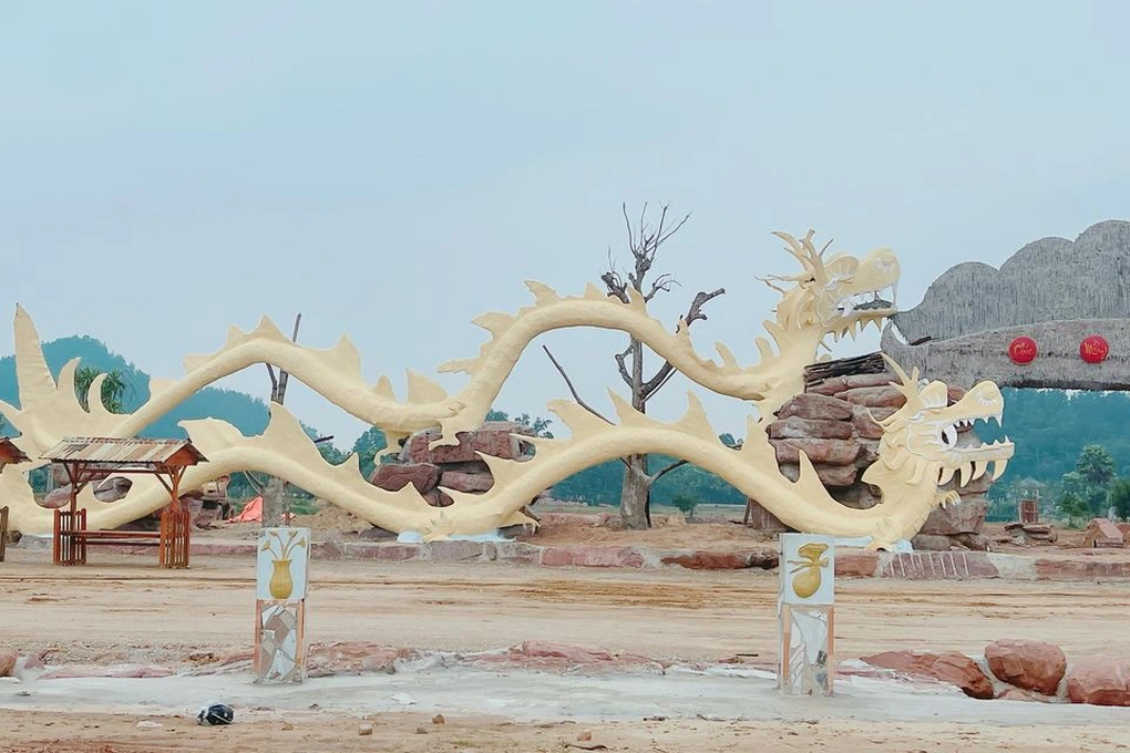 Tượng rồng giống... giun gây xôn xao ở Thanh Hóa-3