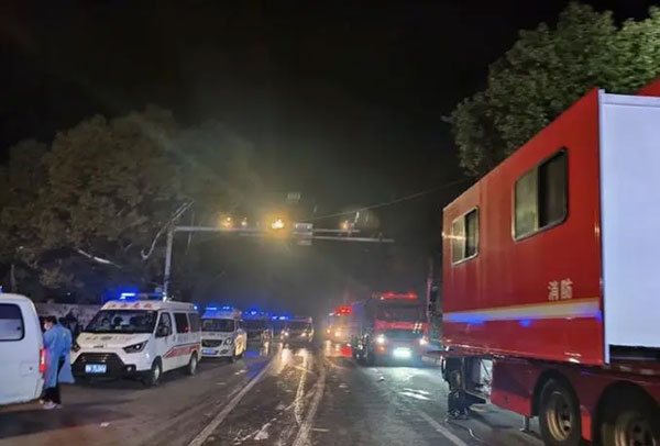 Cháy khu mua sắm ở Trung Quốc, 39 người chết-2