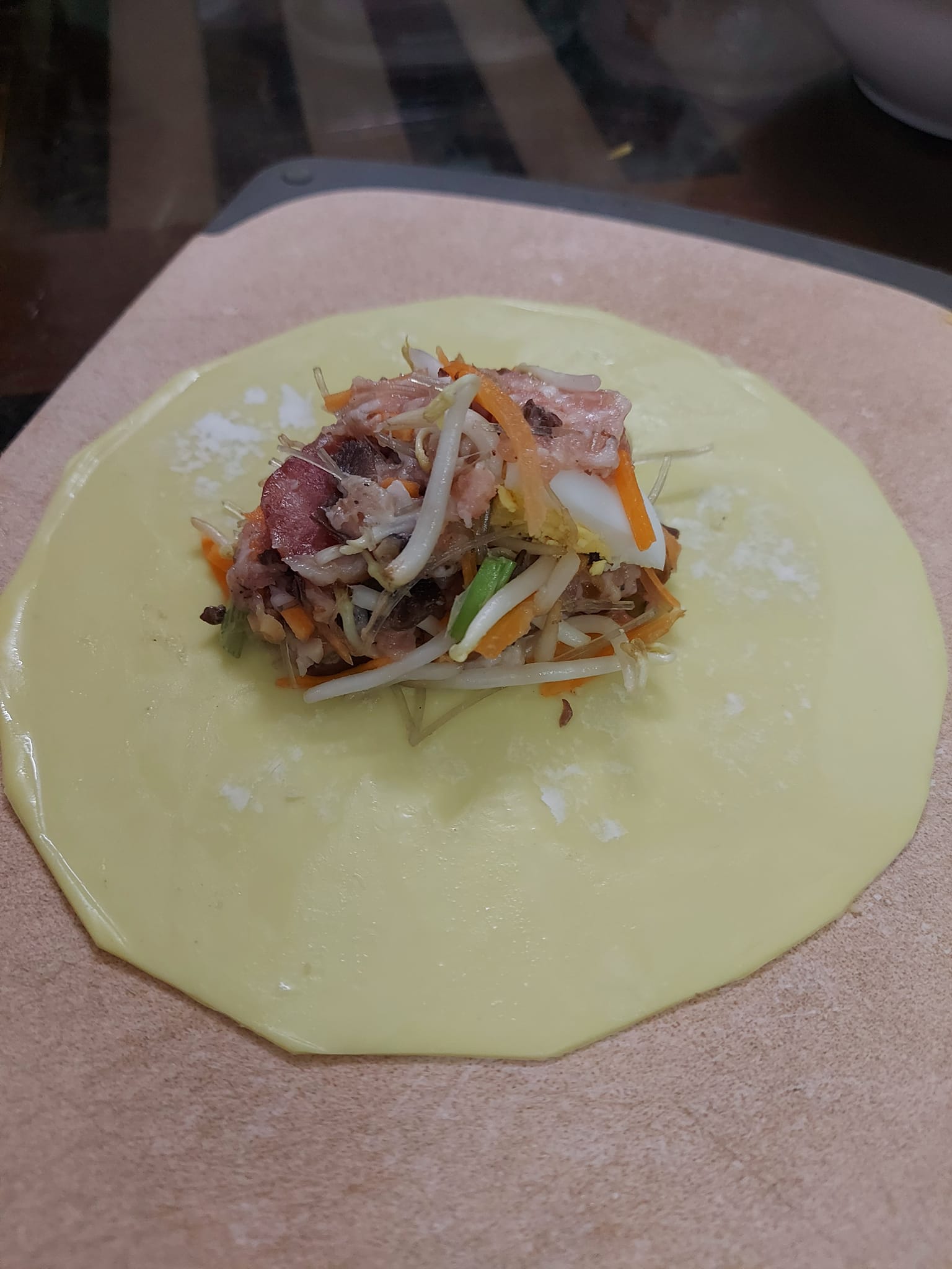 Mẹ đảm Hà Nội trổ tài làm bánh gối vỏ vàng ruộm, giòn tan, thơm ngon và hấp dẫn-6