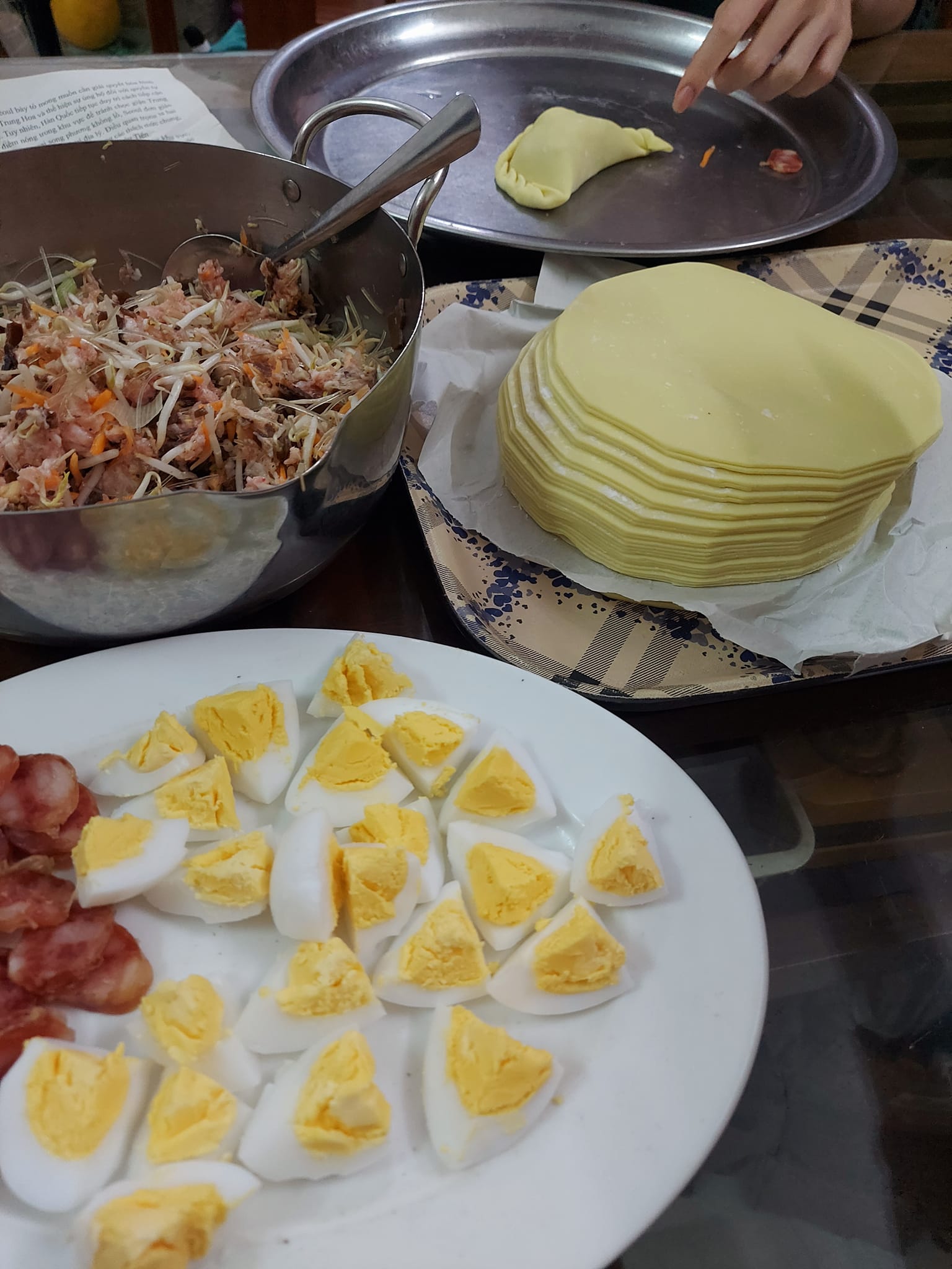 Mẹ đảm Hà Nội trổ tài làm bánh gối vỏ vàng ruộm, giòn tan, thơm ngon và hấp dẫn-9