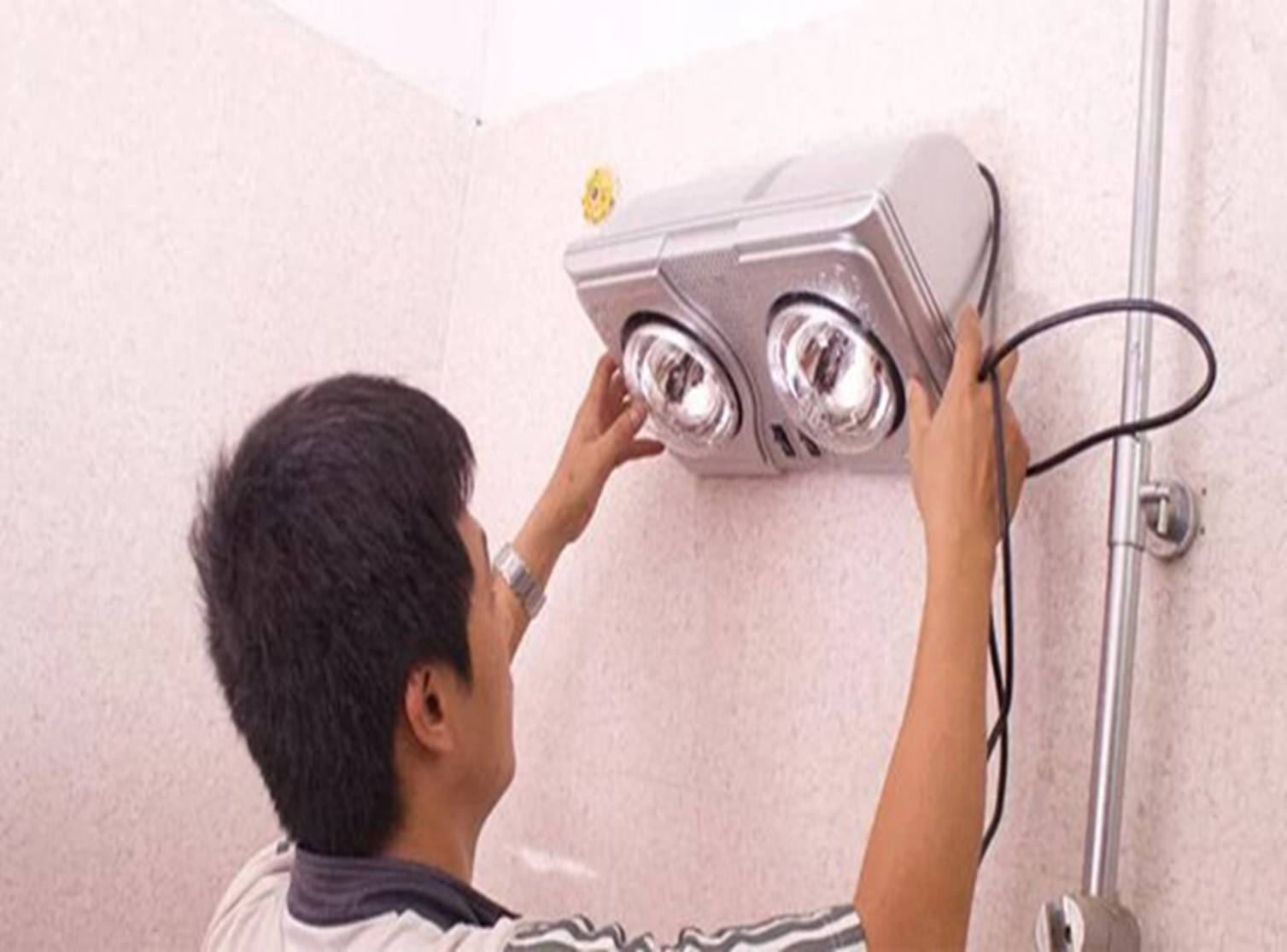 3 lưu ý vàng khi dùng đèn sưởi vào những ngày rét đậm: Đơn giản nhưng không phải gia đình nào cũng để ý-4