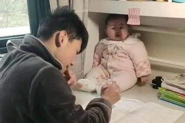 Rét đậm, sợ cháu bị lạnh bà nội làm một hành động khiến bé gái 6 ngày tuổi phải cắt cụt ngón tay-7