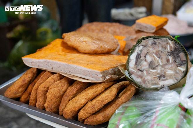 Người Hà Nội sắm lễ cúng rằm cuối cùng năm Quý Mão trong giá rét-15