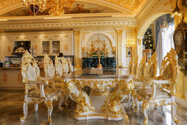 Penthouse dát hàng trăm cây vàng ở Hồ Tây của đại gia thẩm mỹ Phượng Hồng Kông đắt giá thế nào?-7