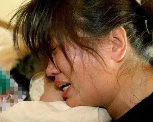 Rét đậm, sợ cháu bị lạnh bà nội làm một hành động khiến bé gái 6 ngày tuổi phải cắt cụt ngón tay-2