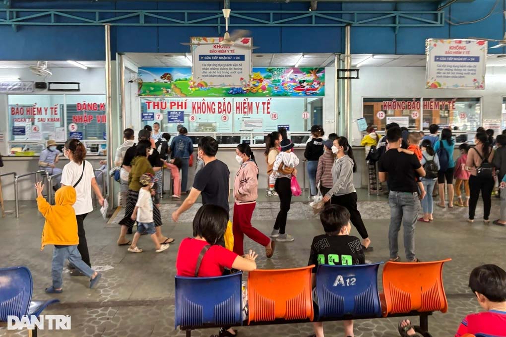 Tình tiết mới vụ vẩy quạt lấy sạch tiền bàn thu ngân Bệnh viện Nhi đồng 1-1