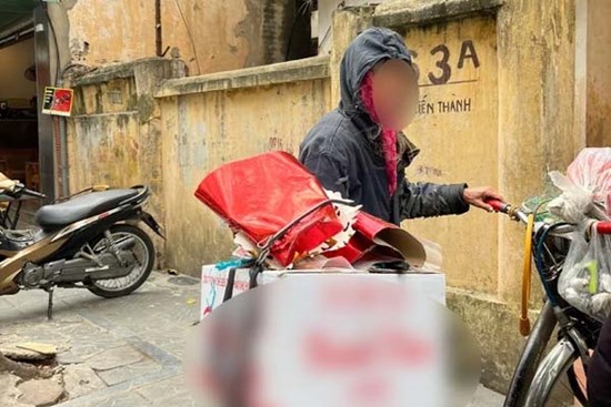 Cụ bà nhặt rác sống ở biệt thự chục tỷ: Từng làm giáo viên, khẳng định không làm gì sai