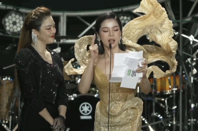 Lệ Quyên xin lỗi sau màn cướp lời MC, cách nói gây ngỡ ngàng-2