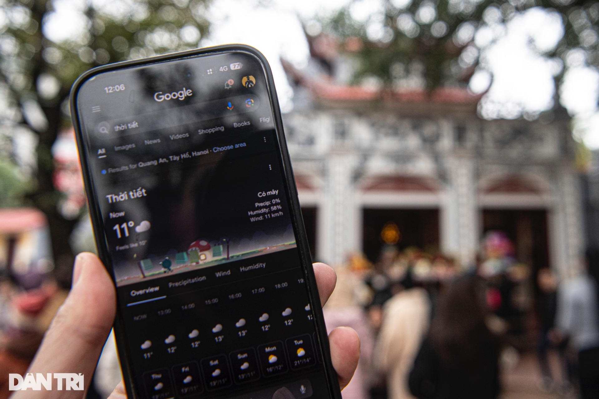 Phủ Tây Hồ đông kín người đi lễ ngày rằm tháng Chạp-1