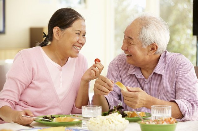Nhà văn nổi tiếng đón sinh nhật lần thứ 110 tuổi: Từng 2 lần mắc ung thư, nhưng vẫn sống thọ nhờ 5 điều đơn giản chẳng ai nghĩ tới-2