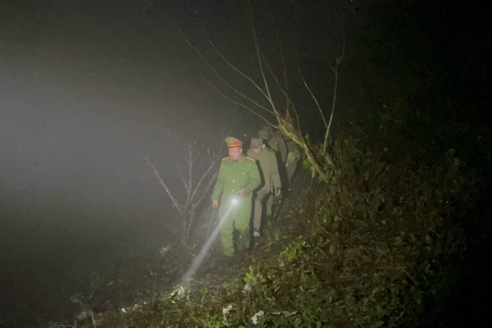 Bộ đội tuần tra biên giới giữa băng giá -2 độ C-9