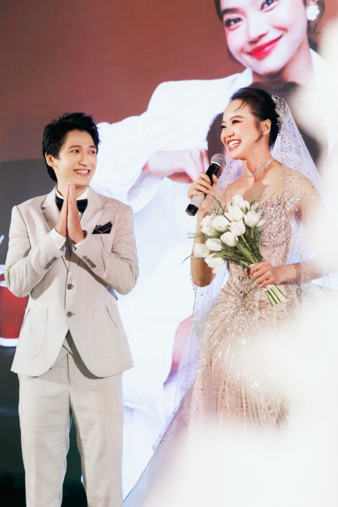 Đám cưới Tronie - Kiều Ngân tại TP.HCM: Cô dâu đeo trang sức 500 triệu đồng, Khánh Vân bắt được hoa độc lạ-7