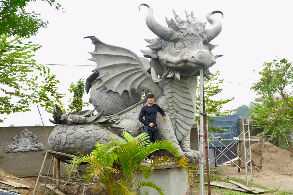 Tranh cãi linh vật rồng mầm non ở Bắc Giang, người thợ nói gì?-3
