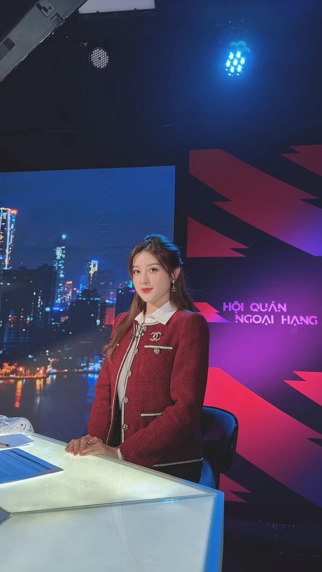 Á hậu Huyền My ở tuổi 29: Ngày càng quyến rũ, cuộc sống thế nào sau khi chuyển sang làm MC thể thao?-4