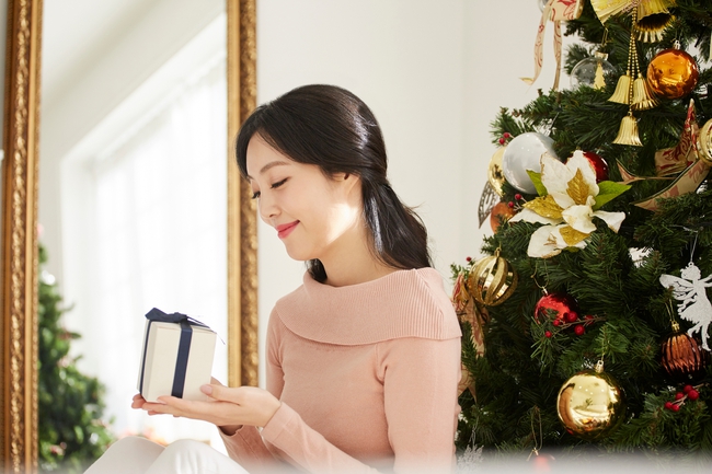 Mở món quà cuối năm của sếp mà tôi ngỡ ngàng và cắn rứt lương tâm-1