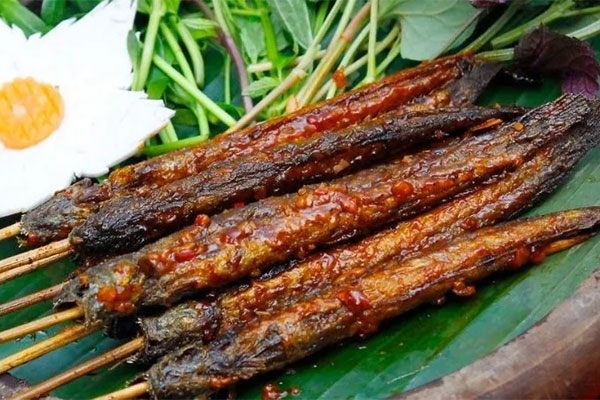 Đốt củi để sưởi ấm, 2 người ở Thanh Hoá suýt mất mạng-2