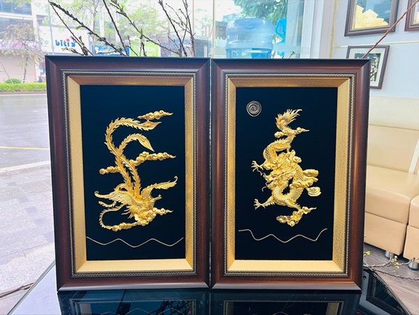 Tượng rồng, hoa lan dát vàng giá hàng chục triệu săn khách dịp Tết-4