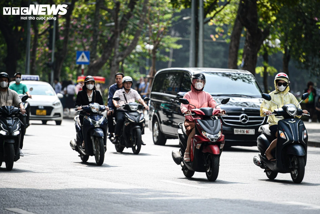 Vì sao đầu mùa đông nóng như mùa hè rồi lại rét kỷ lục, băng tuyết ở nhiều nơi?-2